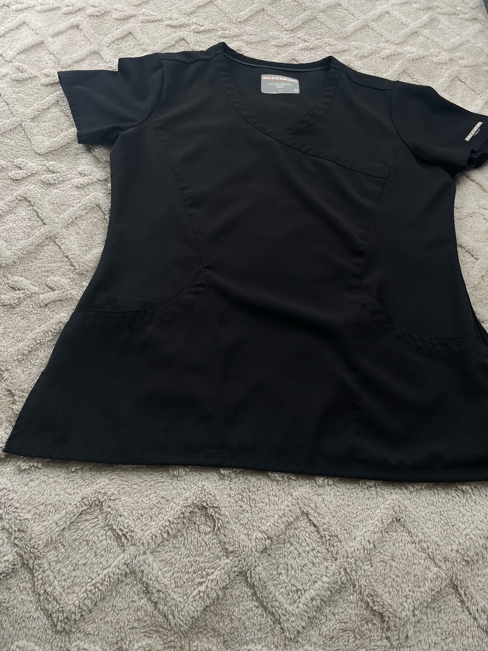 Skechers Women’s Black V-Neck Scrub Top
Size Medium Medical Staff